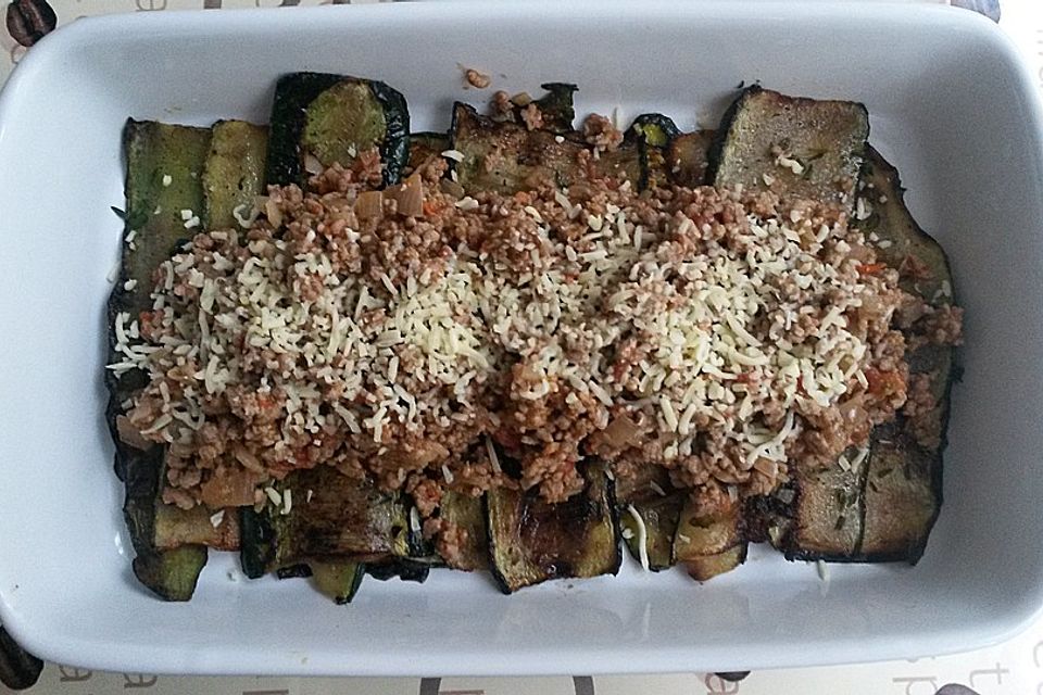 Zucchini mit Hackfleischsoße