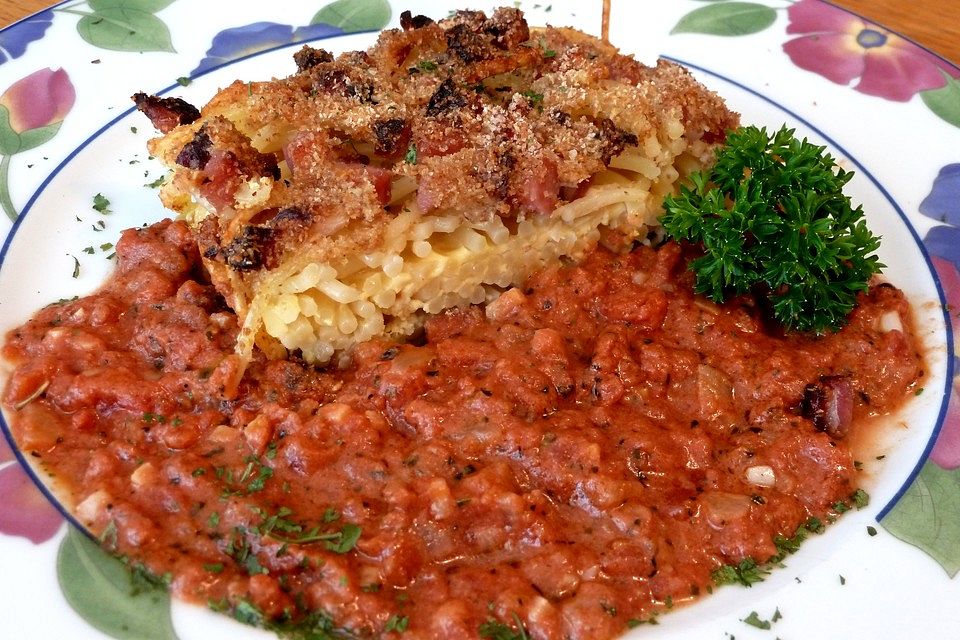 Spaghetti-Auflauf mit Tomatensauce