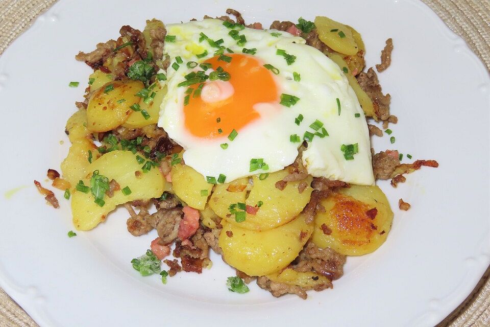 Gröstl mit Hackfleisch