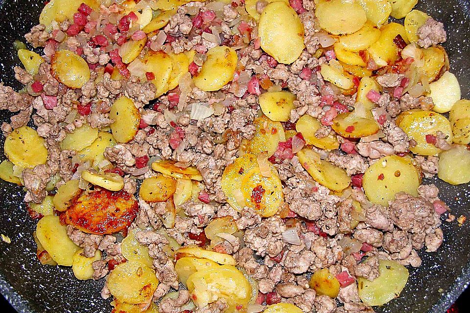 Gröstl mit Hackfleisch