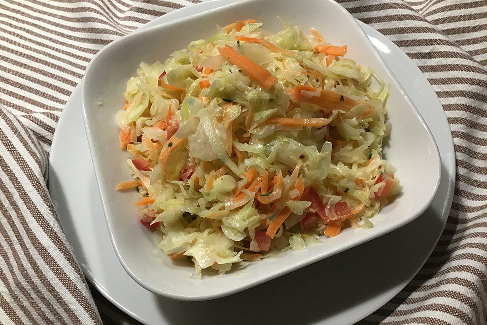 American Coleslaw mit Mayonnaise