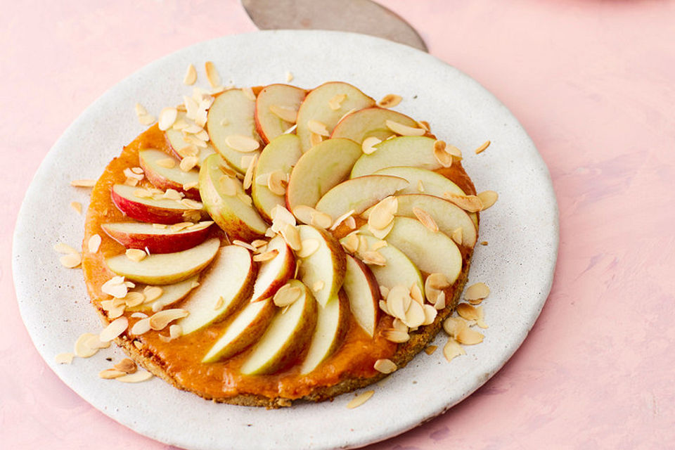 Basischer Mandelkuchen mit Apfel