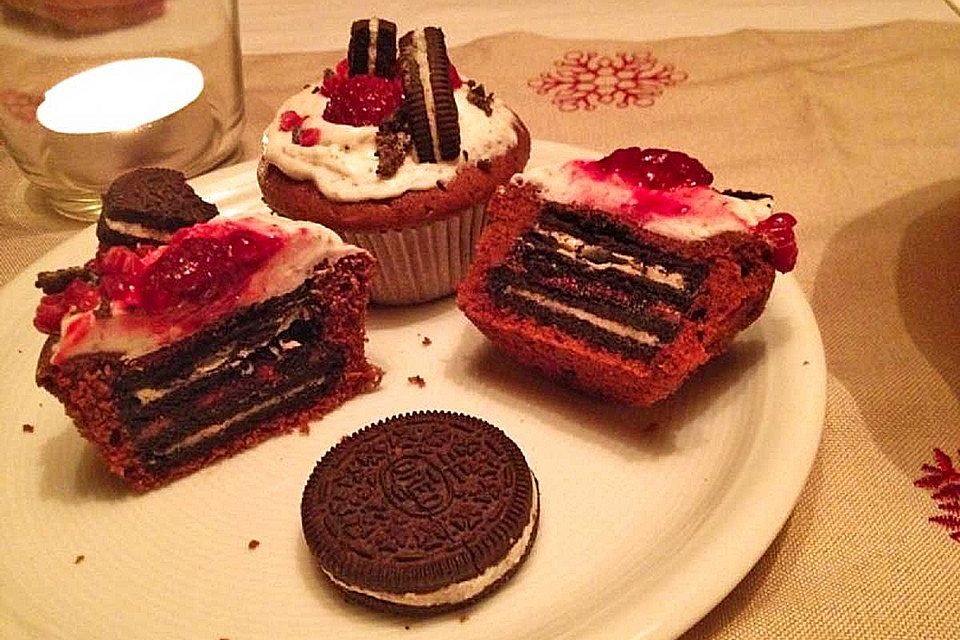 Oreo-Cupcakes mit Schokoladentopping