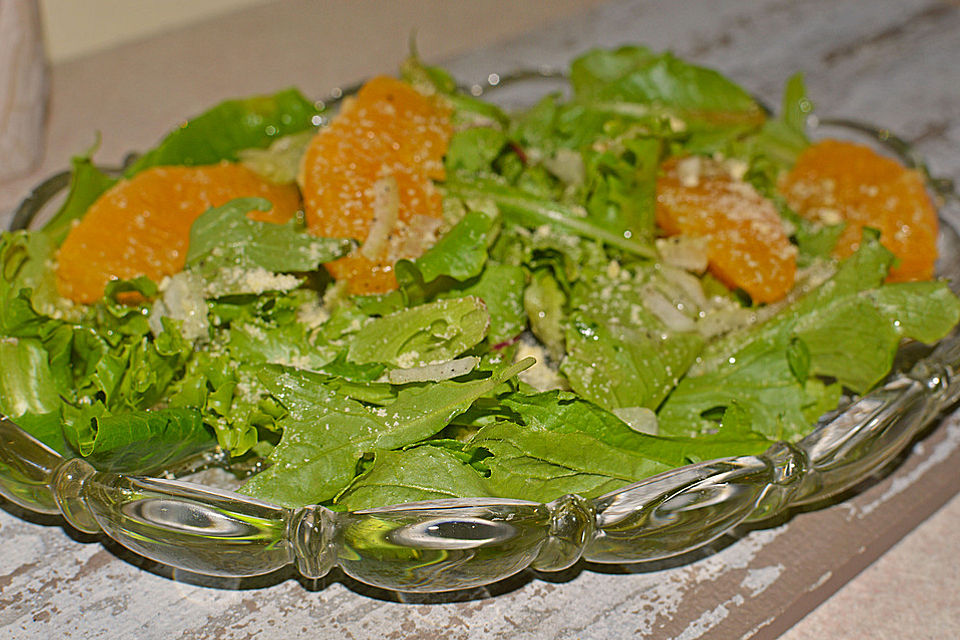 Feldsalat mit Orangenfilets