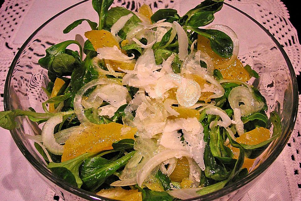 Feldsalat mit Orangenfilets