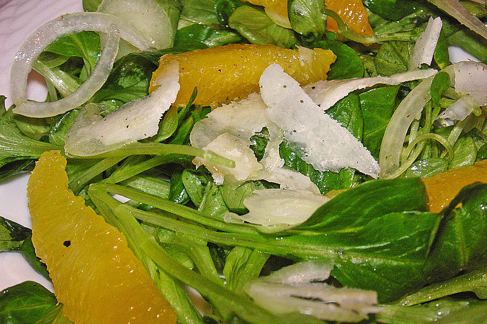 Feldsalat mit Orangenfilets