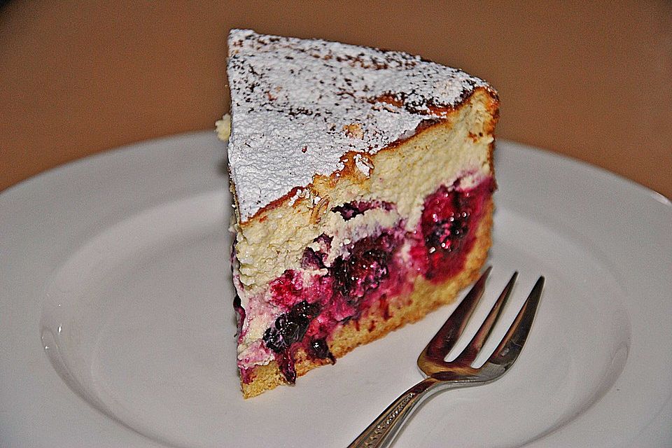 Käsekuchen mit Brombeeren