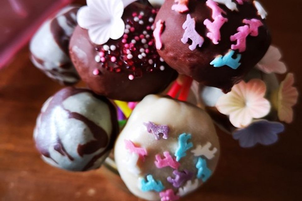 Erdbeer Cake Pops