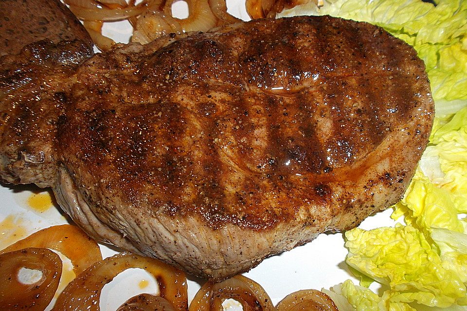 Nackensteaks in Schwarzbiermarinade