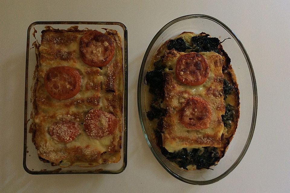 Cannelloni Bolognese auf Spinat