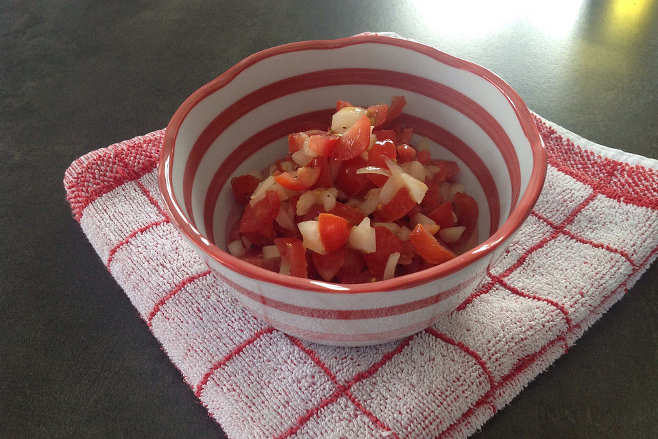 Ganz schneller Tomatensalat