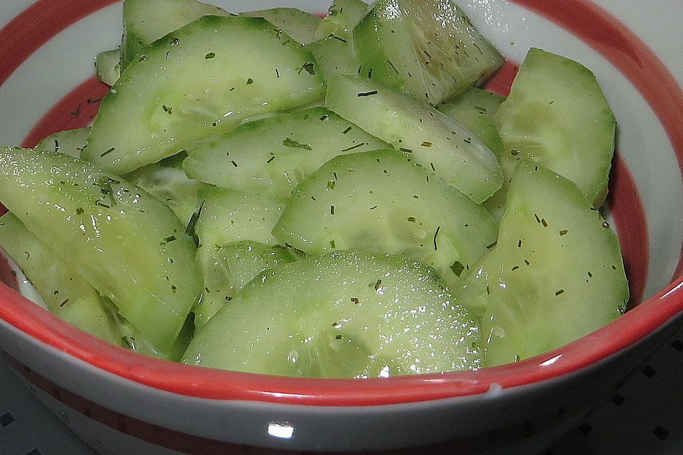 Gurkensalat mit Kaffeesahne