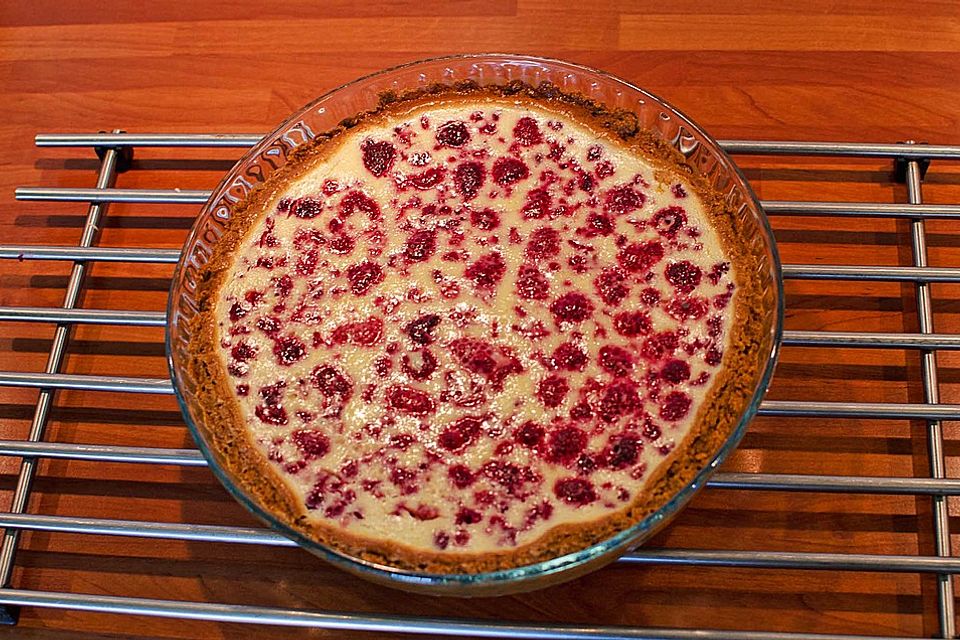 Himbeerkäsekuchen mit weißer Schokolade