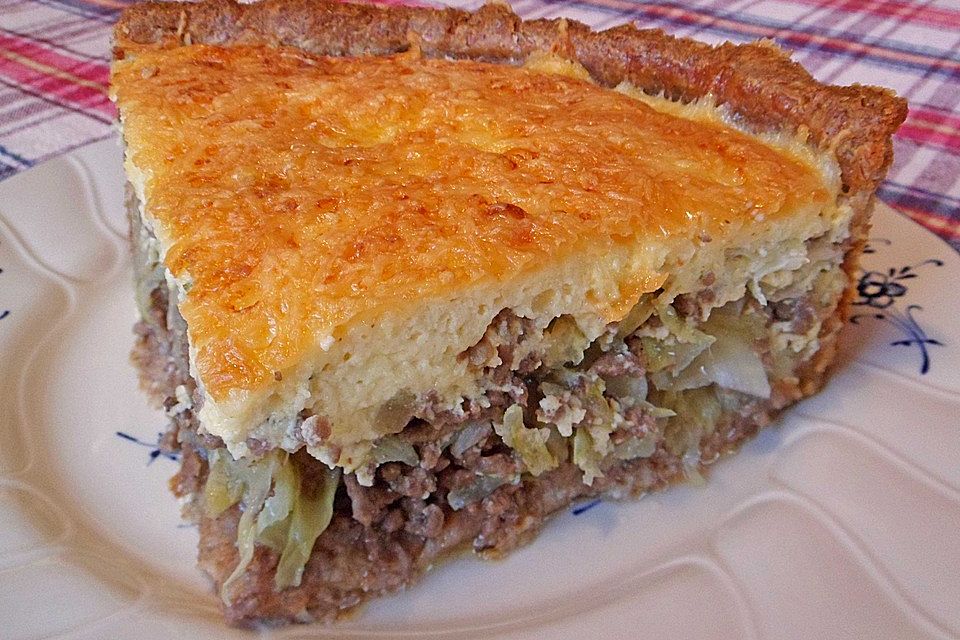 Jaromakohl-Hackfleischtorte mit Käse