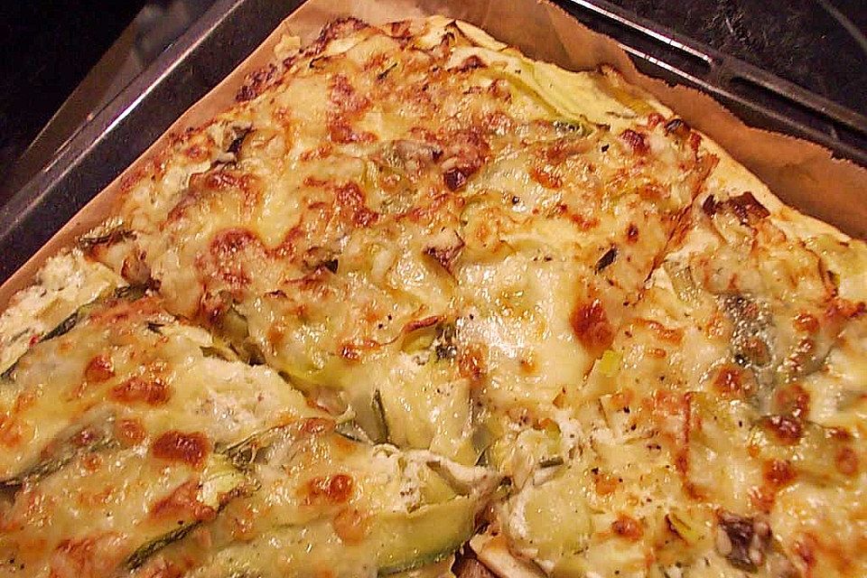 Zucchini-Lauch-Pizza