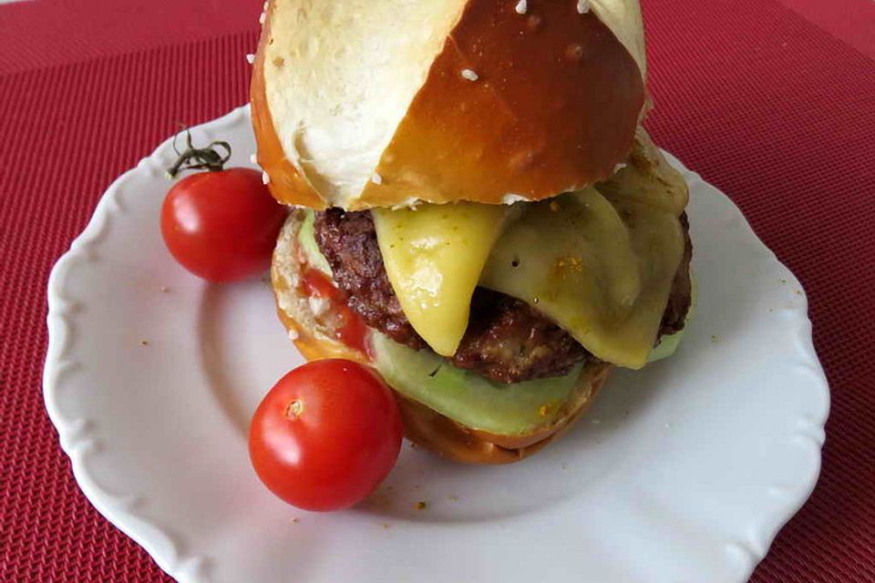 Caps Laugenbrötchen-Burger