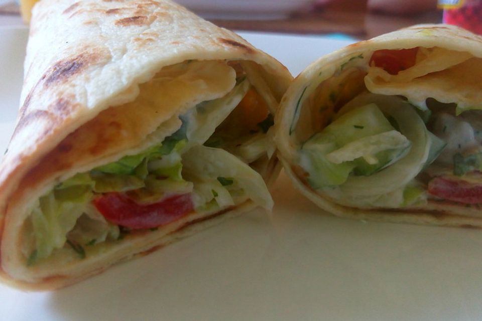 Wraps mit Tomaten-Eisalat