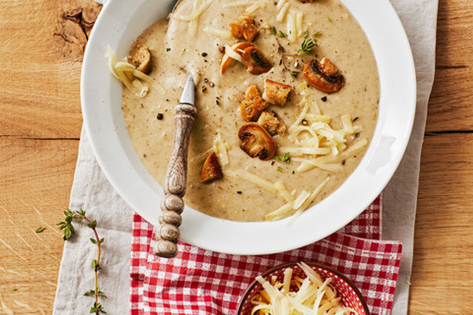 Smokeys Brotsuppe mit Champignons