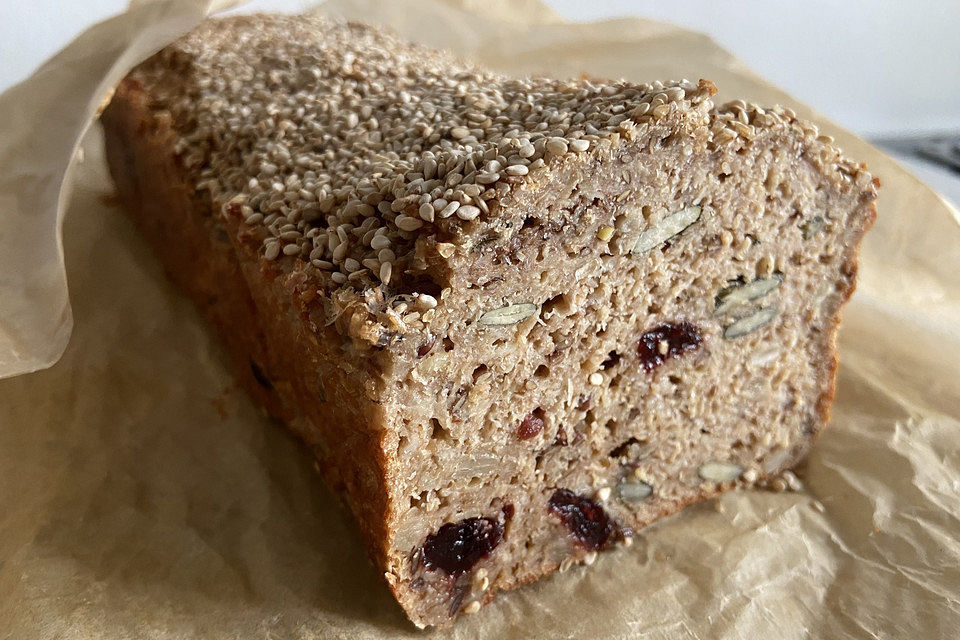 Eiweißbrot mit Sonnenblumenkernen