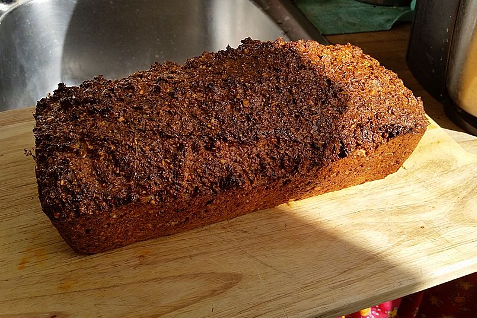 Eiweißbrot mit Sonnenblumenkernen