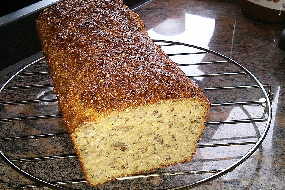 Eiweißbrot mit Sonnenblumenkernen