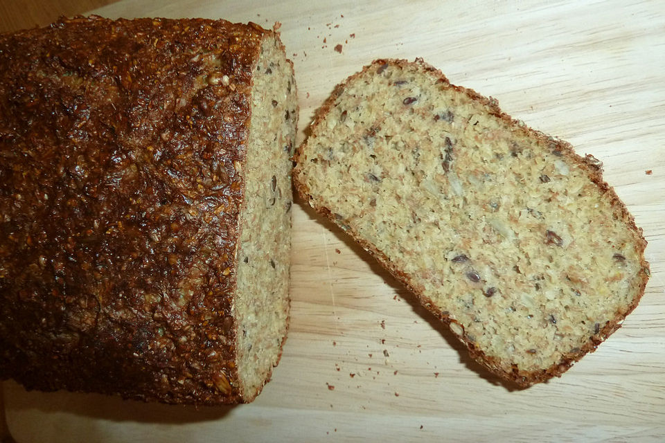 Eiweißbrot mit Sonnenblumenkernen