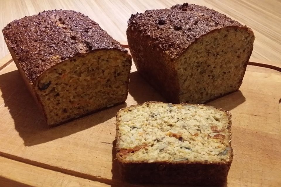 Eiweißbrot mit Sonnenblumenkernen