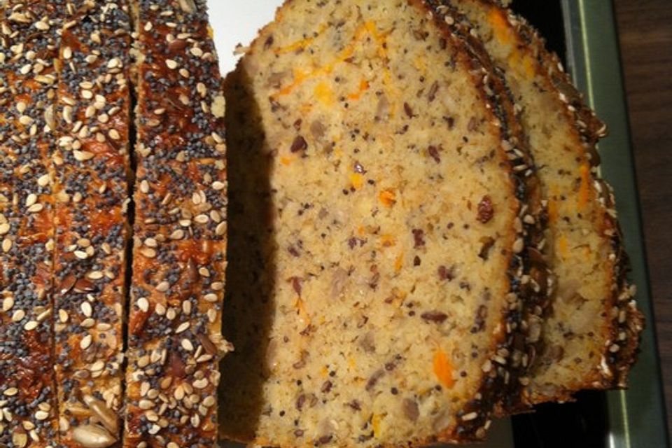 Eiweißbrot mit Sonnenblumenkernen