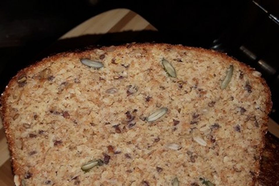 Eiweißbrot mit Sonnenblumenkernen