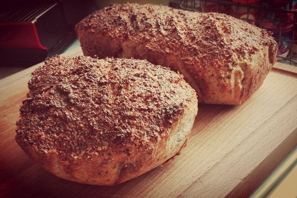 Eiweißbrot mit Sonnenblumenkernen