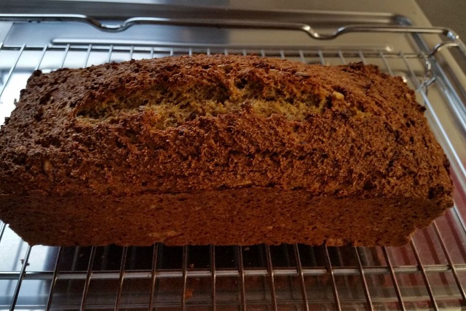 Eiweißbrot mit Sonnenblumenkernen