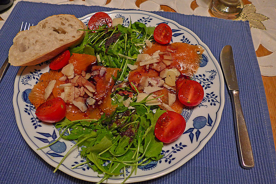 Carpaccio vom gebeizten Lachs