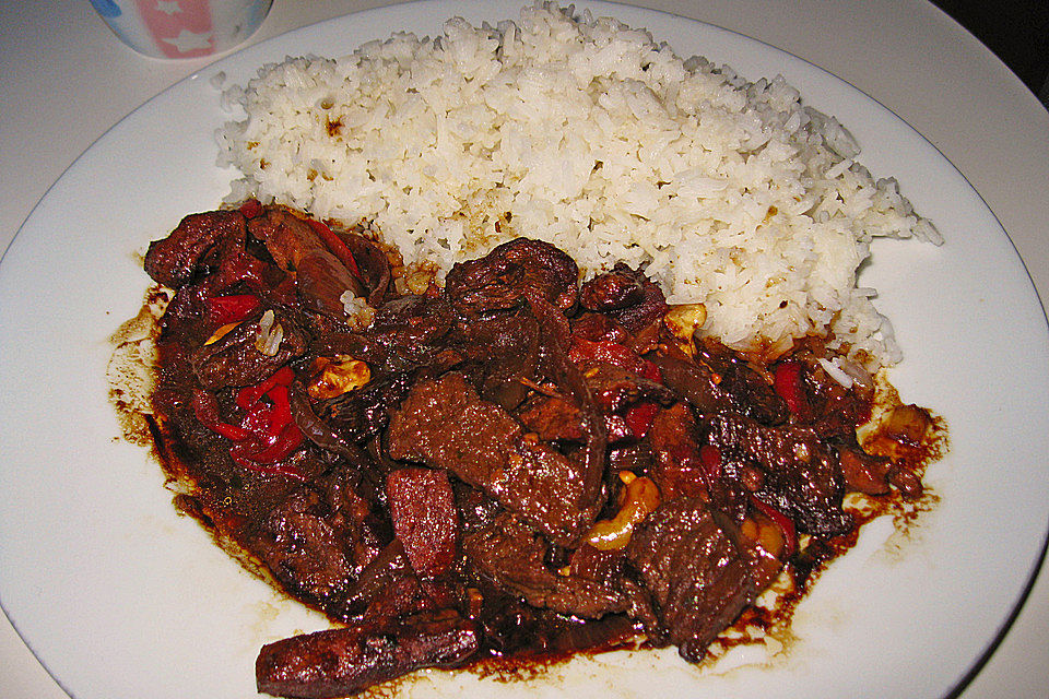 Rindfleisch mit Zwiebeln