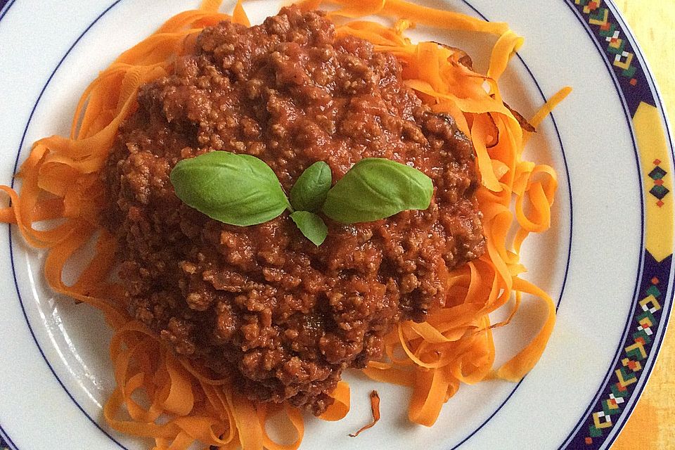 Möhrenspaghetti  mit Soja-Bolognese