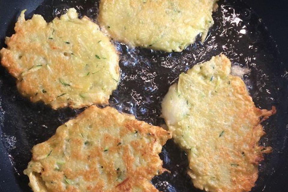 Zucchini-Kartoffelpuffer (Reibekuchen)