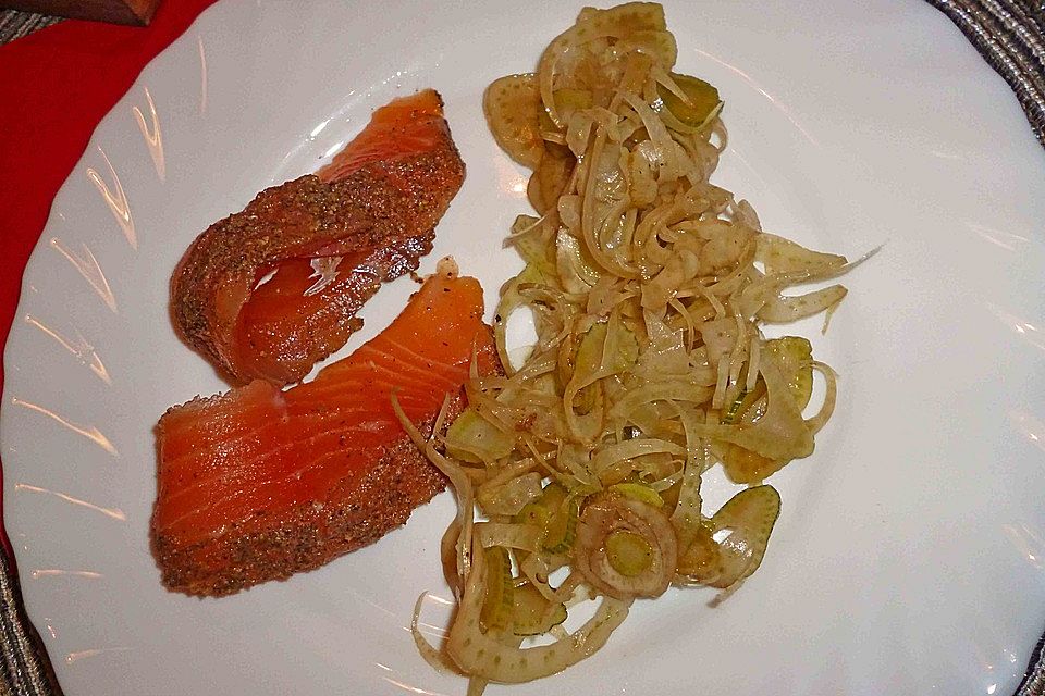 Gebeizter Lachs mit Fenchelsalat