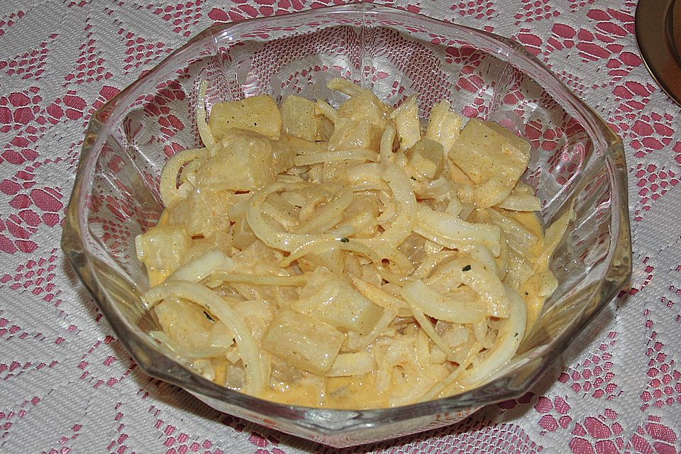 Ananas-Zwiebel-Salat