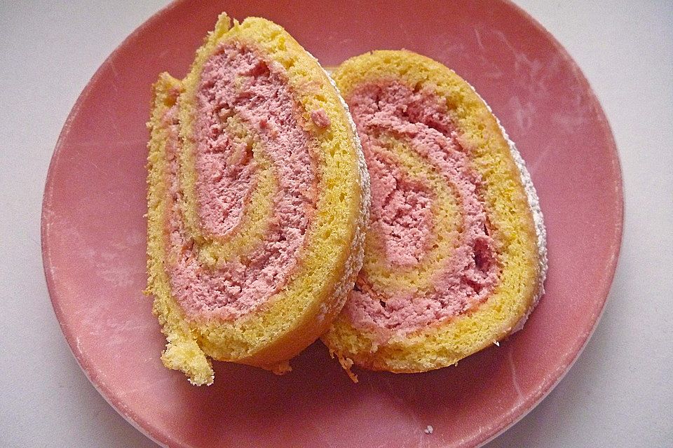 Erdbeer-Sahne Roulade