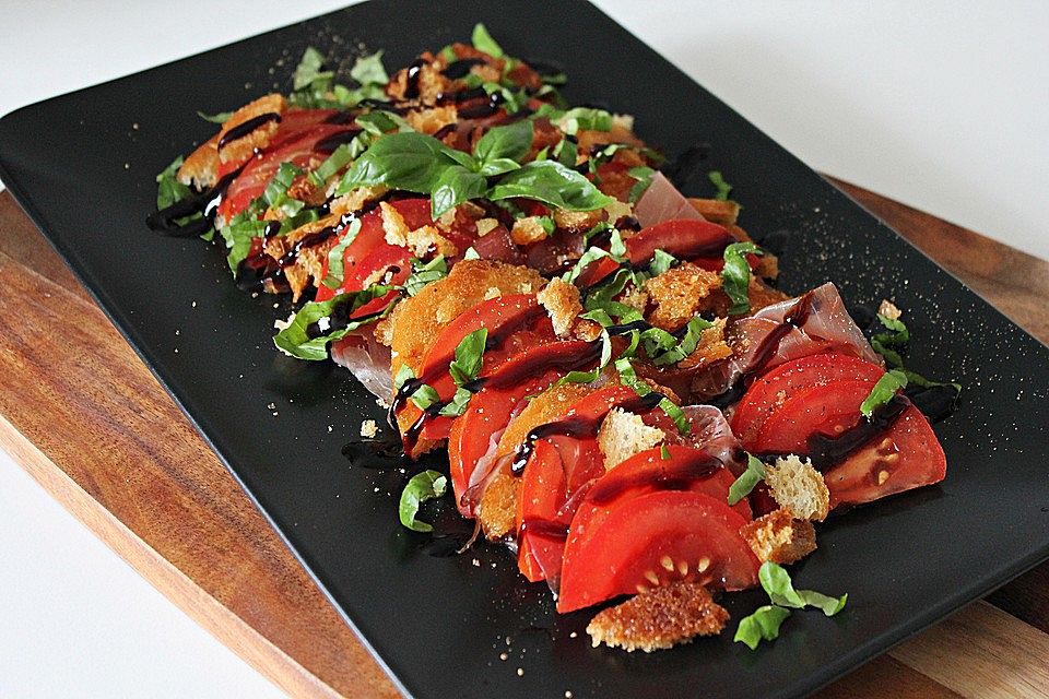 Italienischer Tomaten-Brotsalat