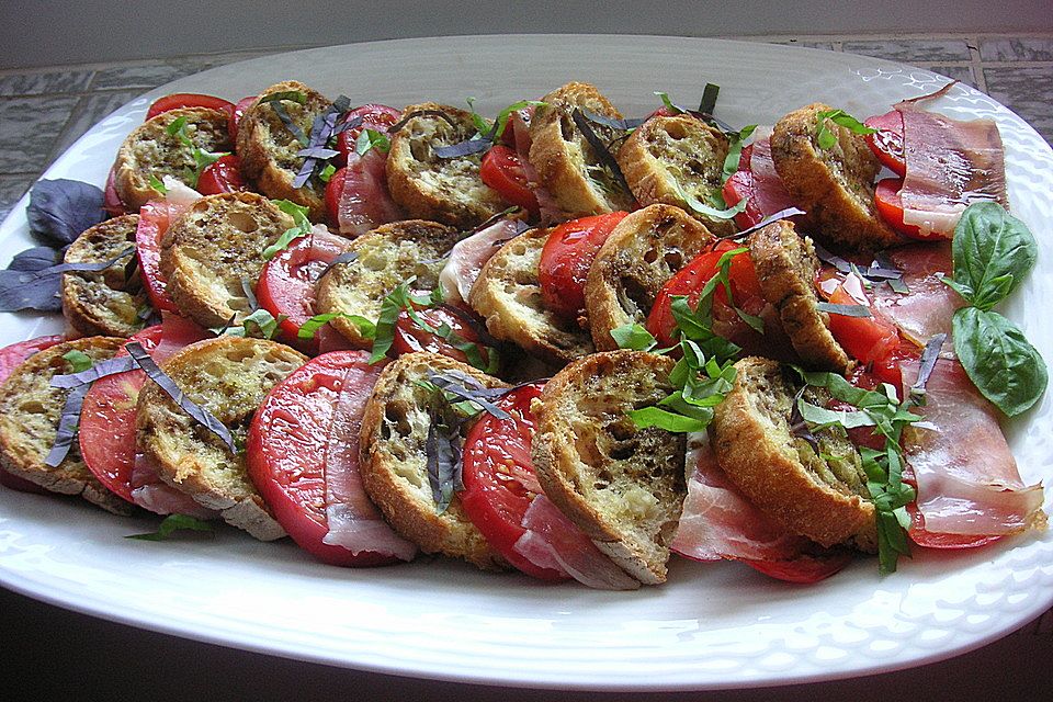 Italienischer Tomaten-Brotsalat