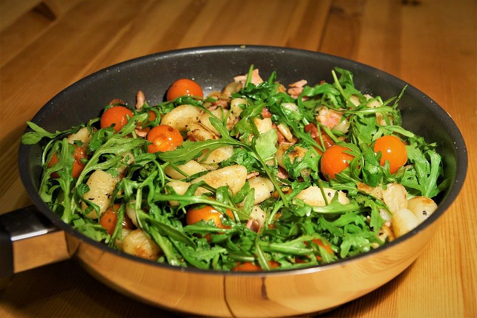 Gnocchi-Pfanne mit Rucola