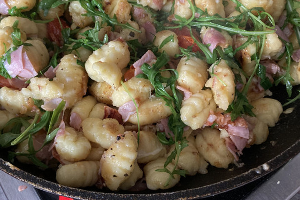 Gnocchi-Pfanne mit Rucola