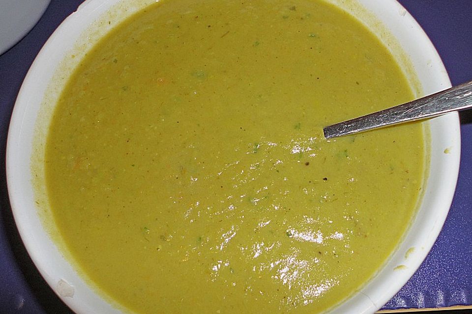 Erbsensuppe mit süßem Senf