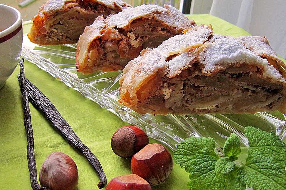 Apfel-Nuss-Strudel