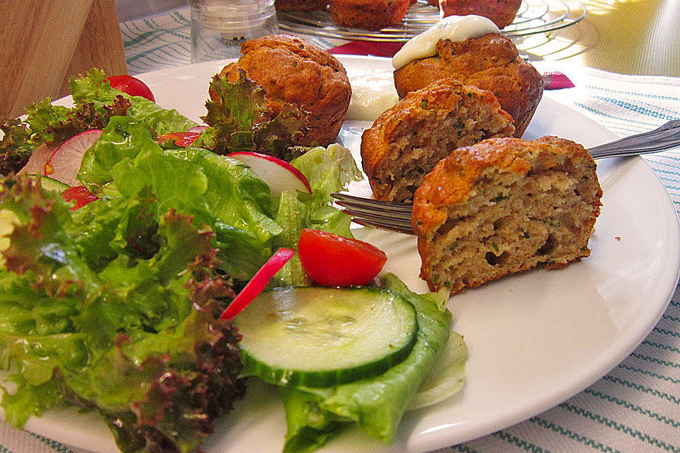 Tzatziki-Muffins mit Salat