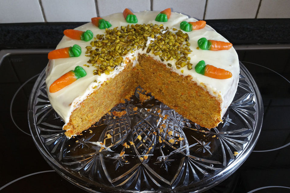 Karottenkuchen, Rüblikuchen oder Möhrenkuchen