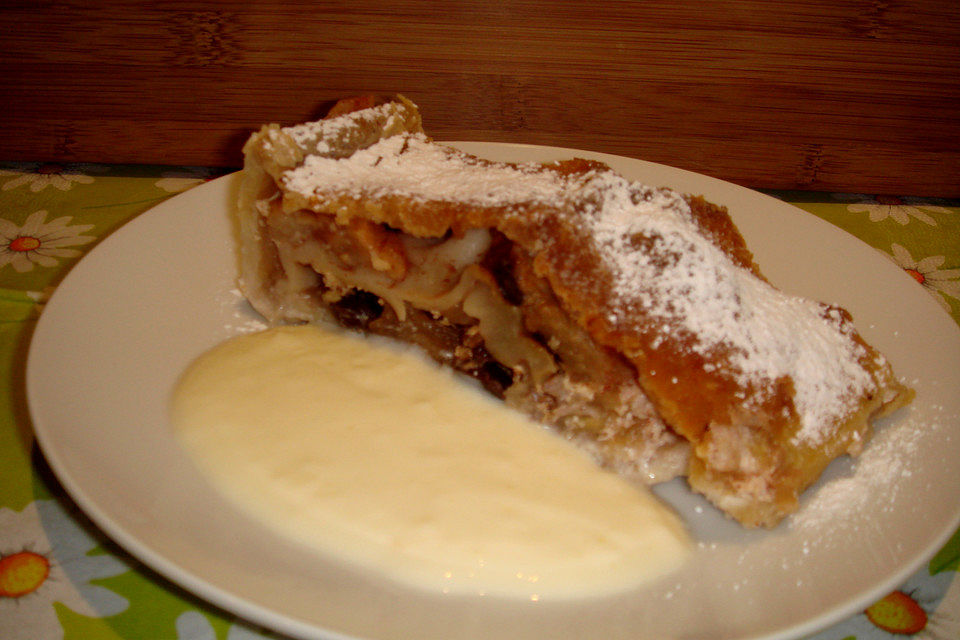 Bayerischer Apfel-Rahm-Strudel