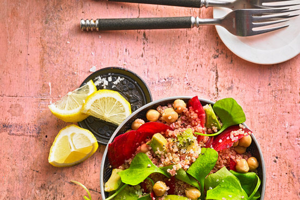 Bunter Quinoa-Wintersalat