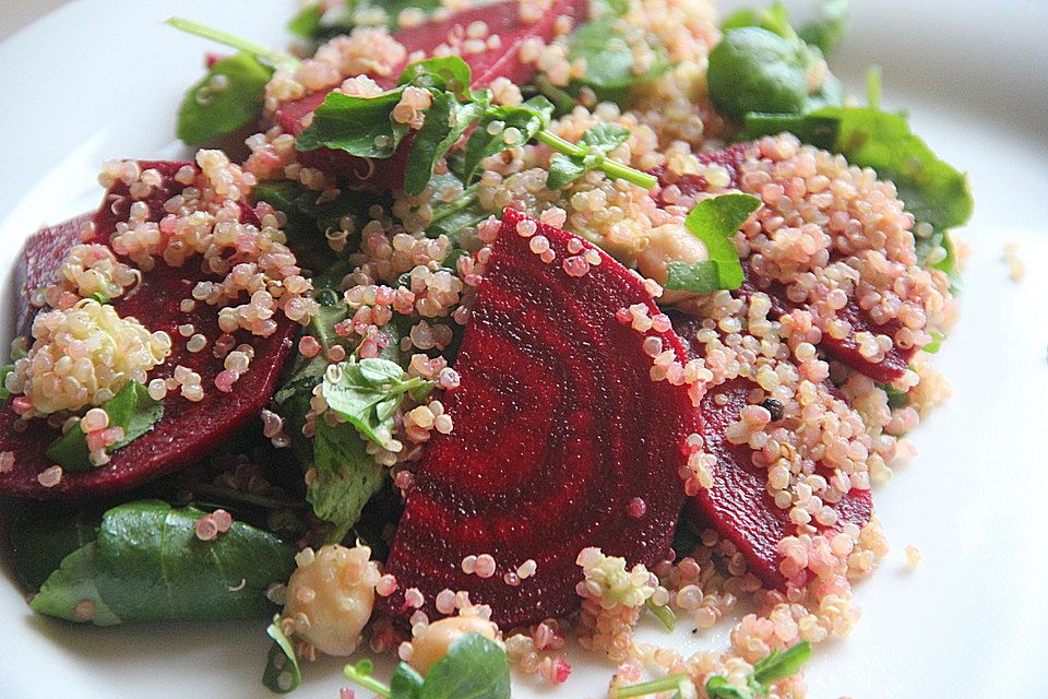 Bunter Quinoa-Wintersalat