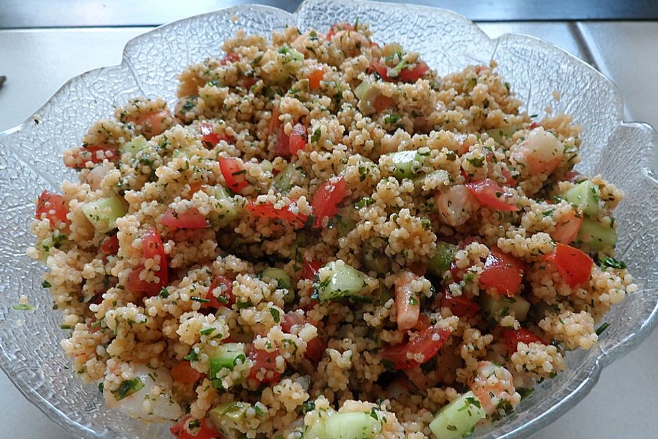 Couscous-Salat mit Garnelenstückchen